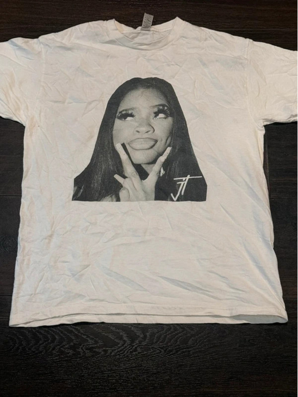 JT Graphic T-Shirt Size Medium 1503